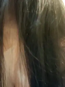 Maahhii_2 live sex cam