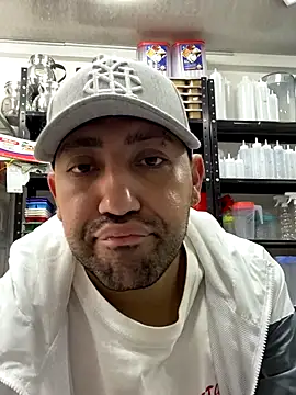 JuanZapata33 live sex cam