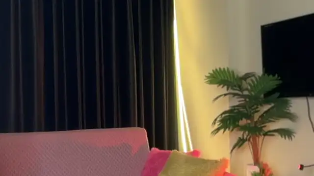 Wow-nisha live sex cam