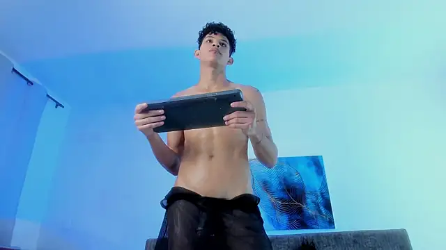 KamiSuarez live sex cam