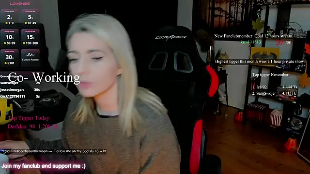 Lisaonthemoon live sex cam