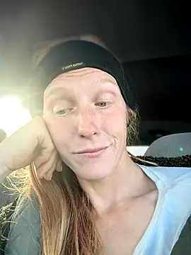 GoldenFlameGoddess live sex cam