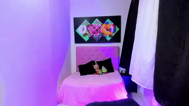 issa_kitty live sex cam