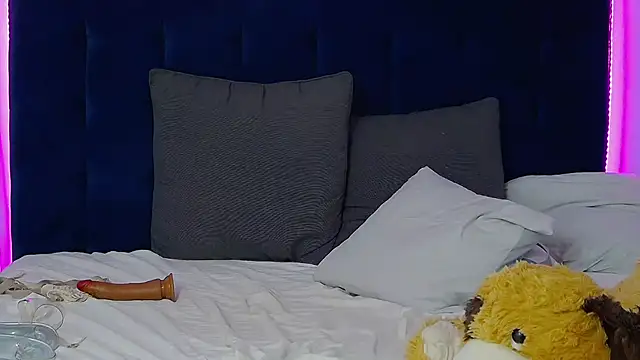 MedeyaStar live sex cam