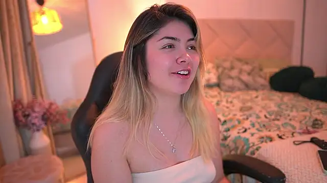 Lau_Bee live sex cam