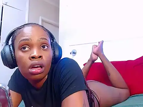 LuciousLips96 live sex cam