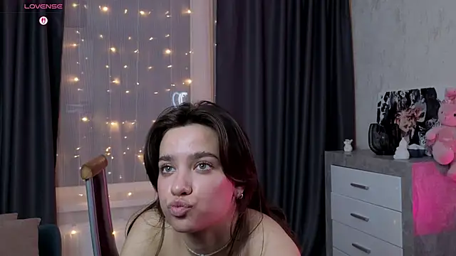 EmeliaReaper live sex cam