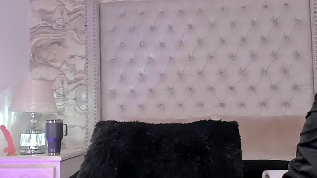 Kev_jenner live sex cam