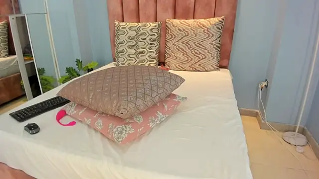 lou_rosse_ live sex cam