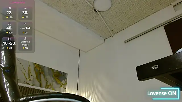 Dyla_n18 live sex cam