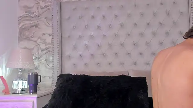 Kev_jenner live sex cam