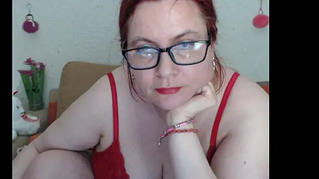 PlayfullMature live sex cam