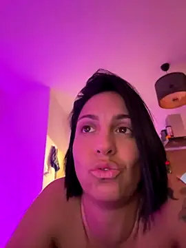 LaPetiteKim live sex cam