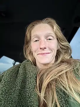 GoldenFlameGoddess live sex cam