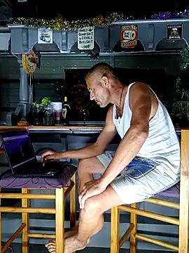 Bbboy42 live sex cam