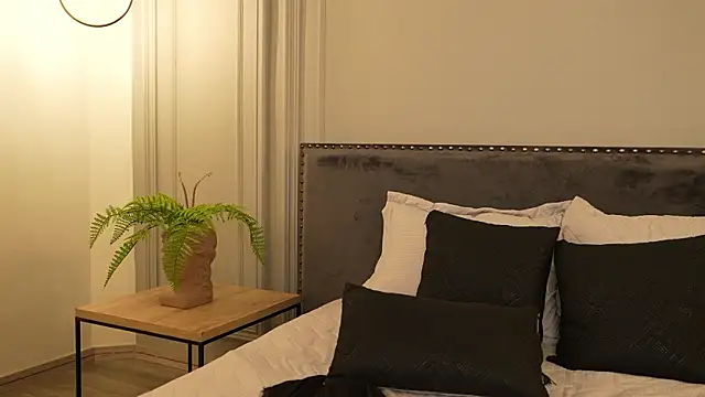 IrisBaker live sex cam