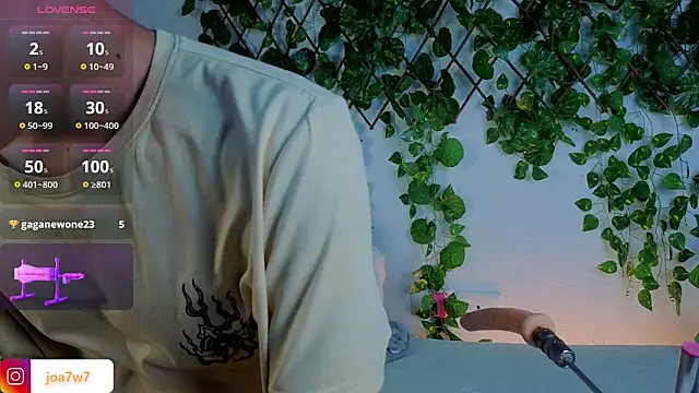 Levii_Ackermann live sex cam