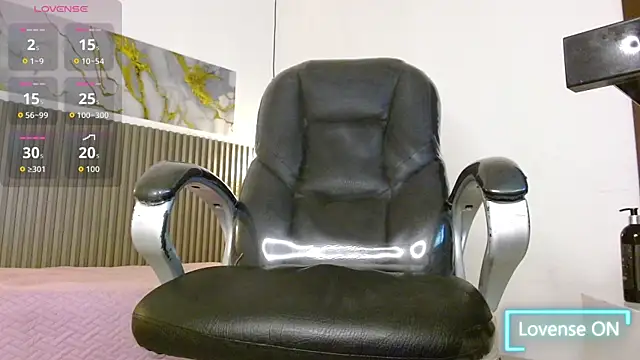 Dyla_n18 live sex cam