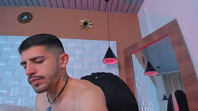 AlejandroStormm live sex cam