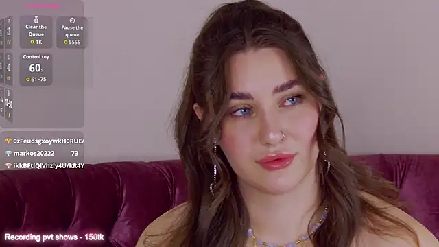 KiraBarlows live sex cam