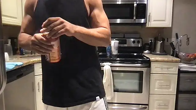 BigGuyMuscle live sex cam