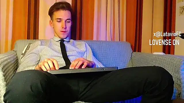 Midnighter_ live sex cam