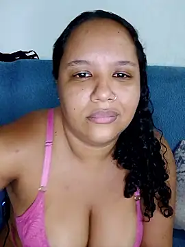 Bigostosa live sex cam