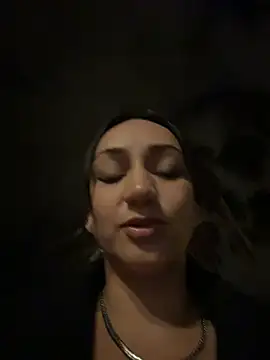 Ninabigtitied live sex cam