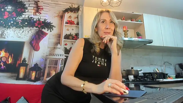 ashleymilf_1 live sex cam