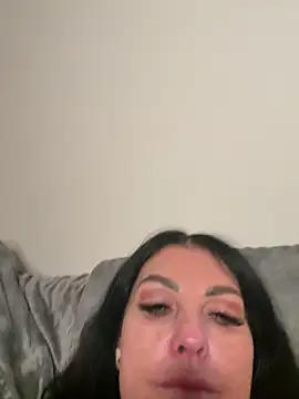 Nola_Luxx-offiziell live sex cam