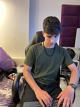 AdrianRinaldi live sex cam