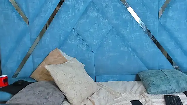 LunaAndOrion live sex cam