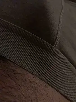 MuzzyFacing live sex cam