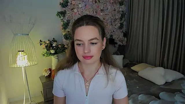 MiracleCurly live sex cam