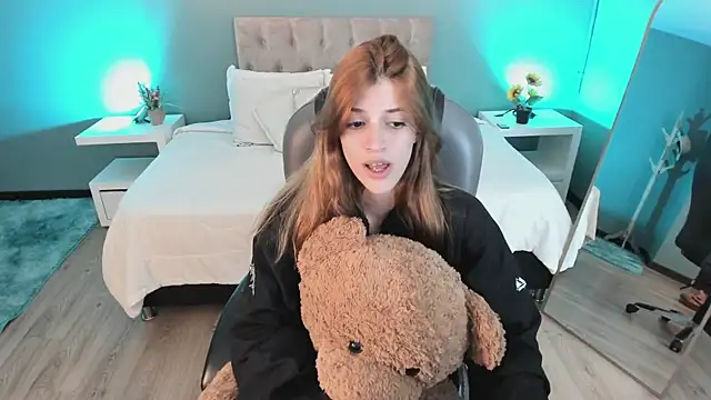 Nora_Vennucci live sex cam