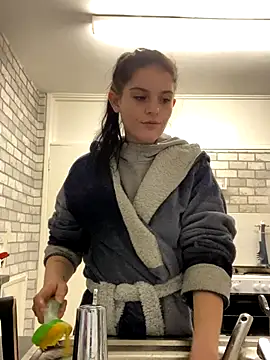 Camwithchlox live sex cam