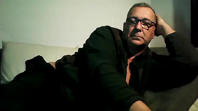 Soloyan live sex cam