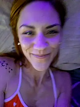 SlimBellaa live sex cam