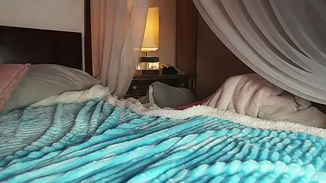 Katyerave live sex cam