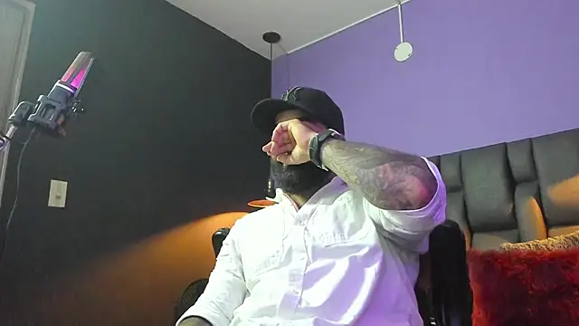 Lyon_vach live sex cam