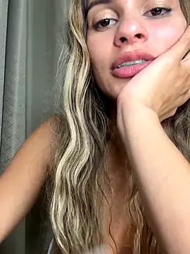 cuteluci_ live sex cam