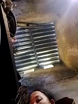 TRIEUTRIEU20 live sex cam