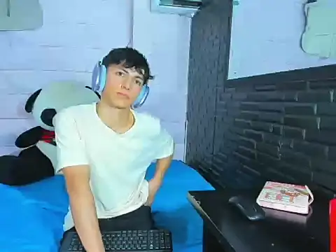 ElanGiraldo live sex cam