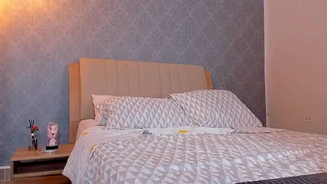 Lucia_Brown_ live sex cam