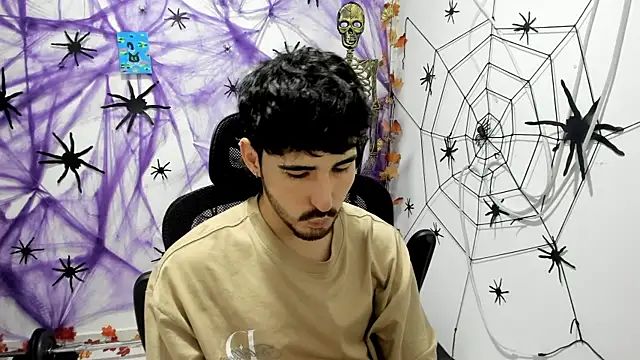 DmitriSanders live sex cam