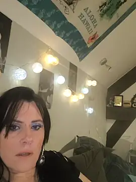 Sosso19squirt live sex cam