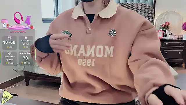 Caryln-Bun live sex cam