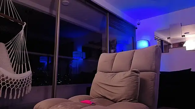 mandi4pole_ live sex cam