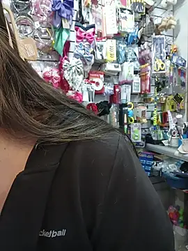 Vale_Saenzz live sex cam