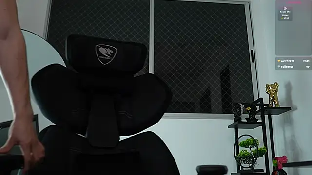 Max_cortes1 live sex cam